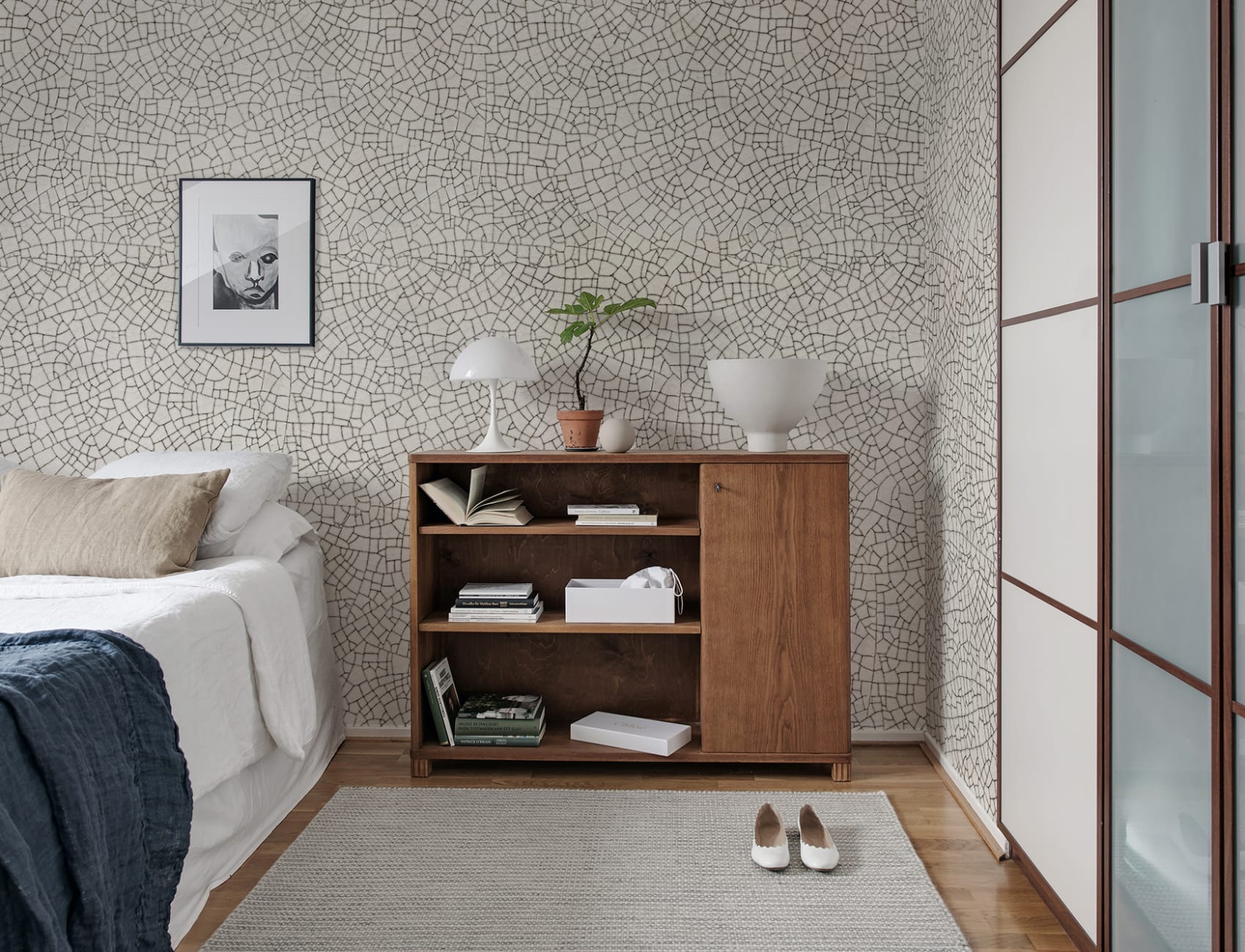Lyst tapet med elegante sprekker