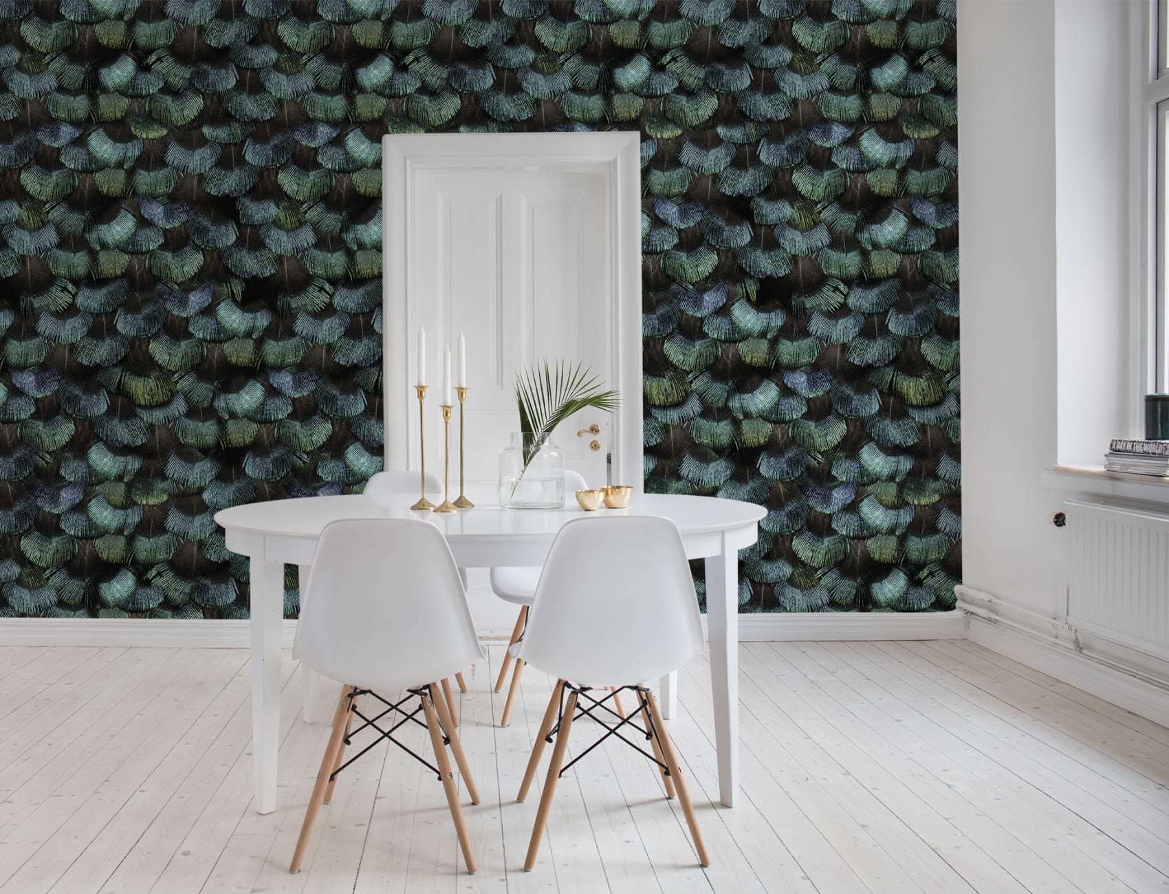 Udtryksfuldt tapetdesign med fjer