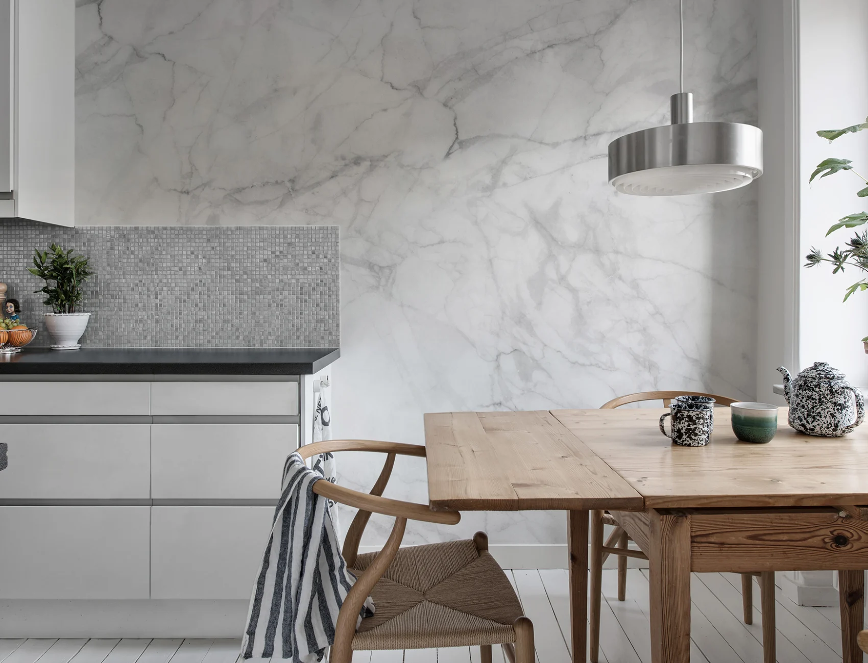 Marble walls bring elegance to your home