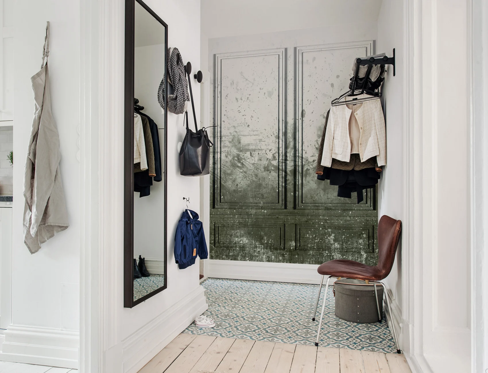 Arty French panels