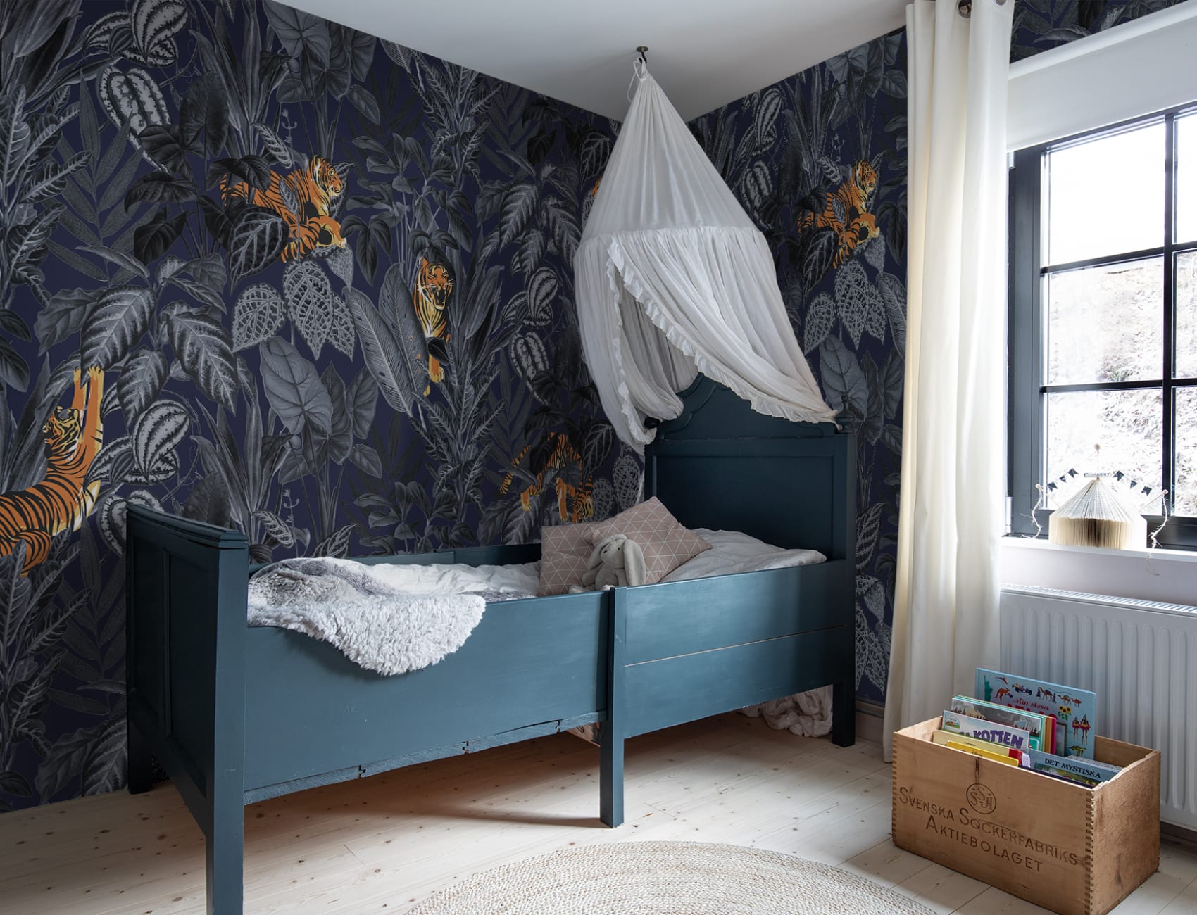 Wild bedroom wallpaper