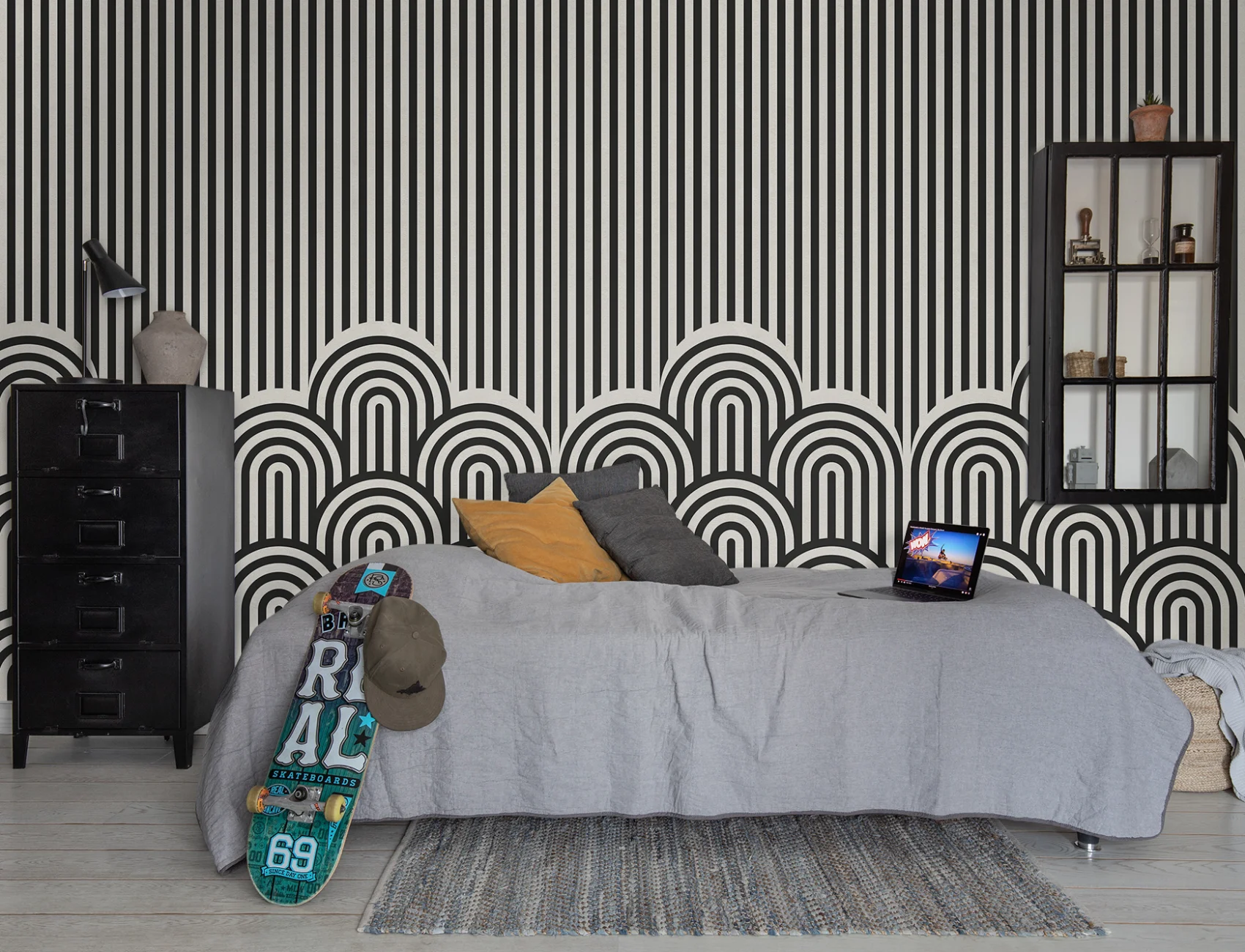 Black and white wallpaper