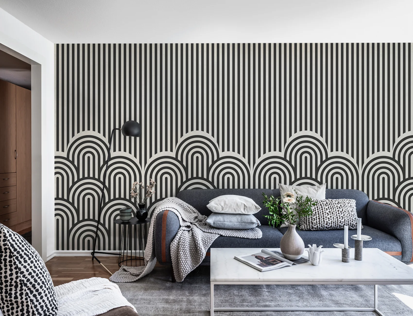 Black and white wallpaper