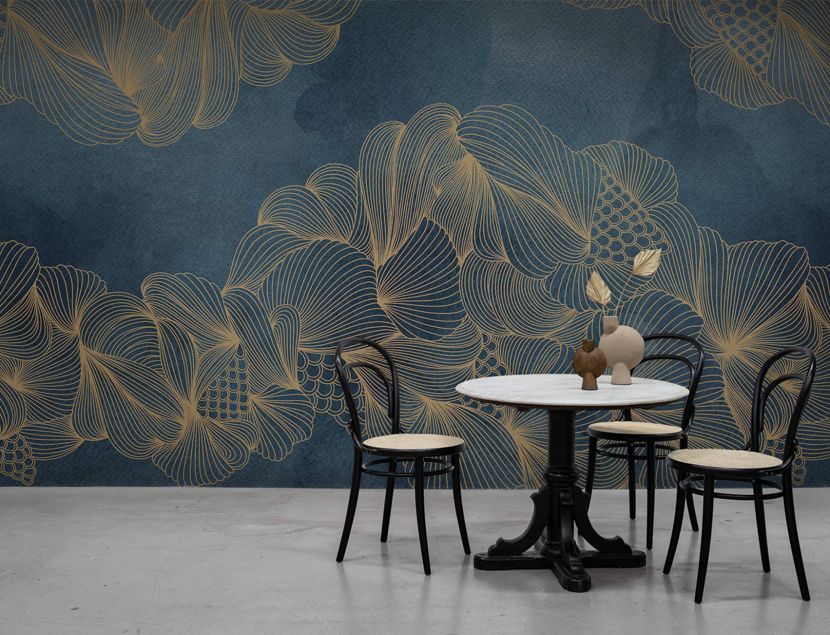 Wall mural with gold details