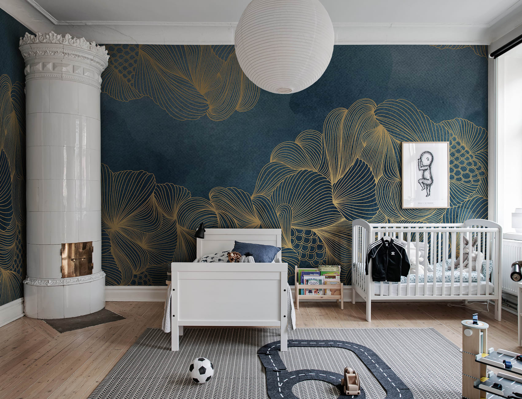 Wall mural with gold details