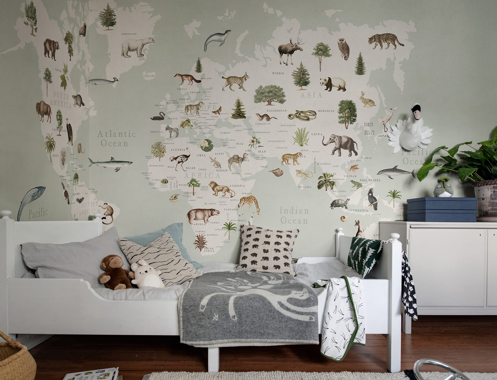 Animal World, Mint