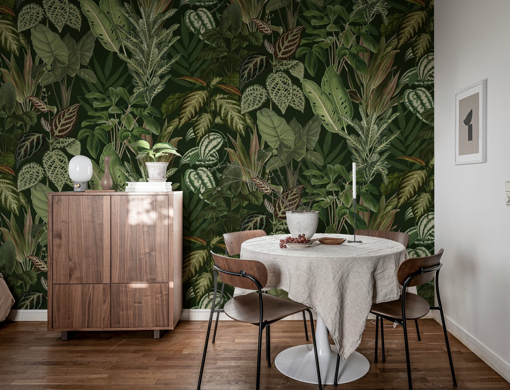 Mischievous Jungle, Lush