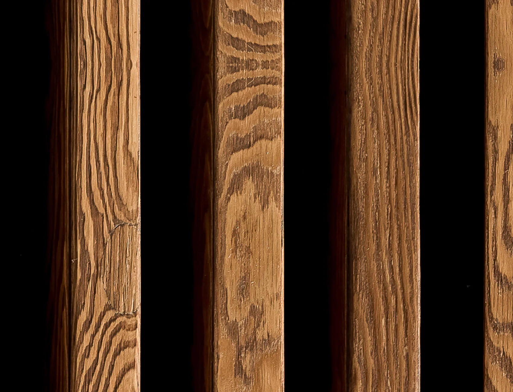 Panneaux muraux verticaux en bois