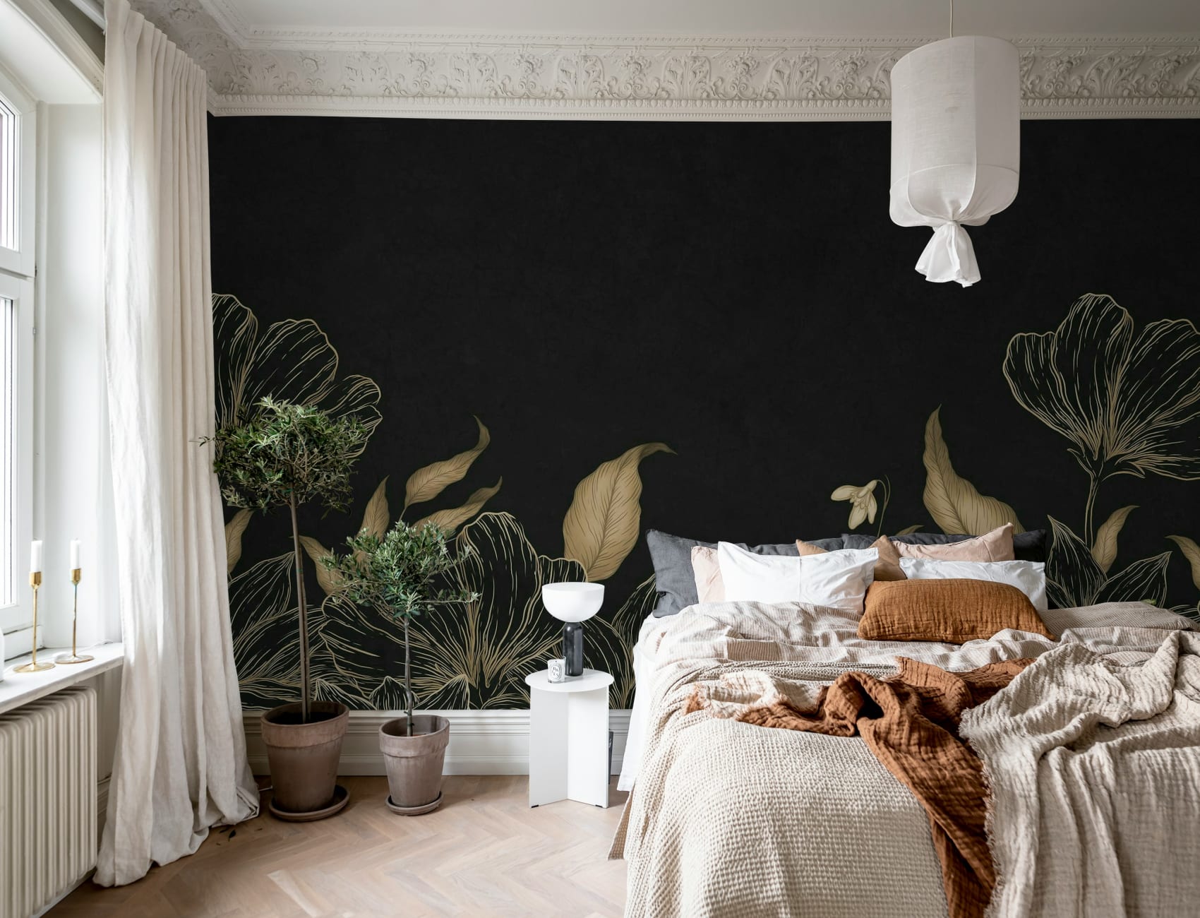 Noir blommig berlock