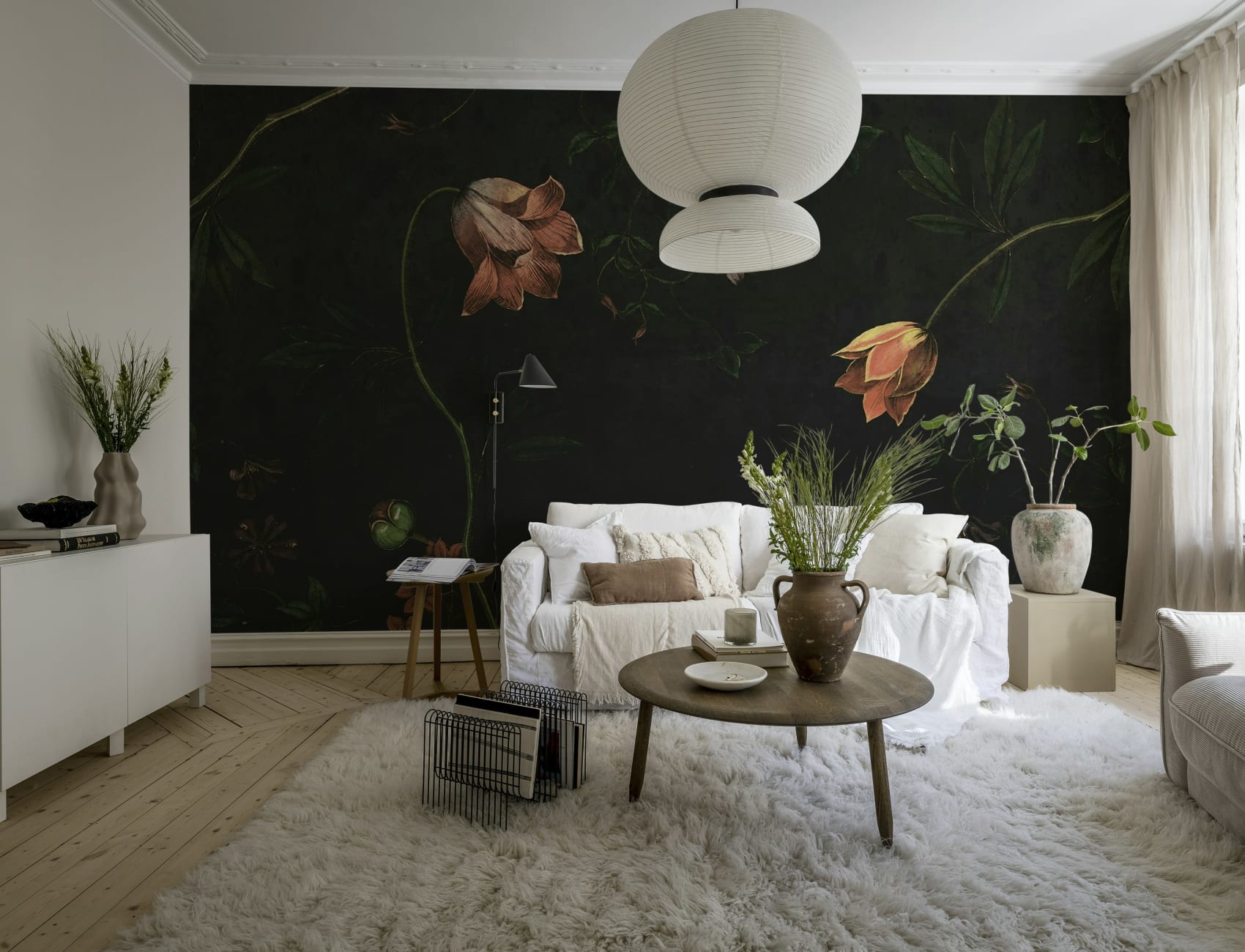 Nocturnal Floral Mystery