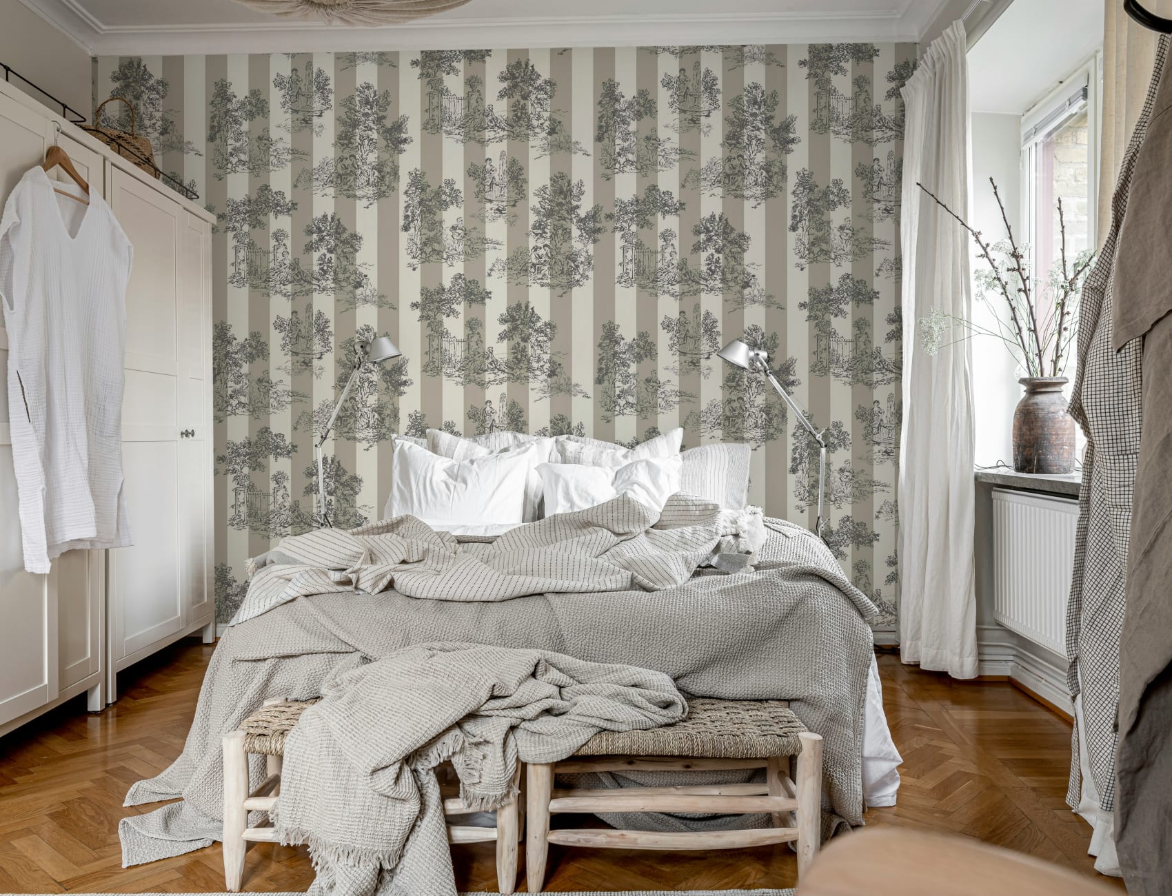 Pearl Toile Elegance