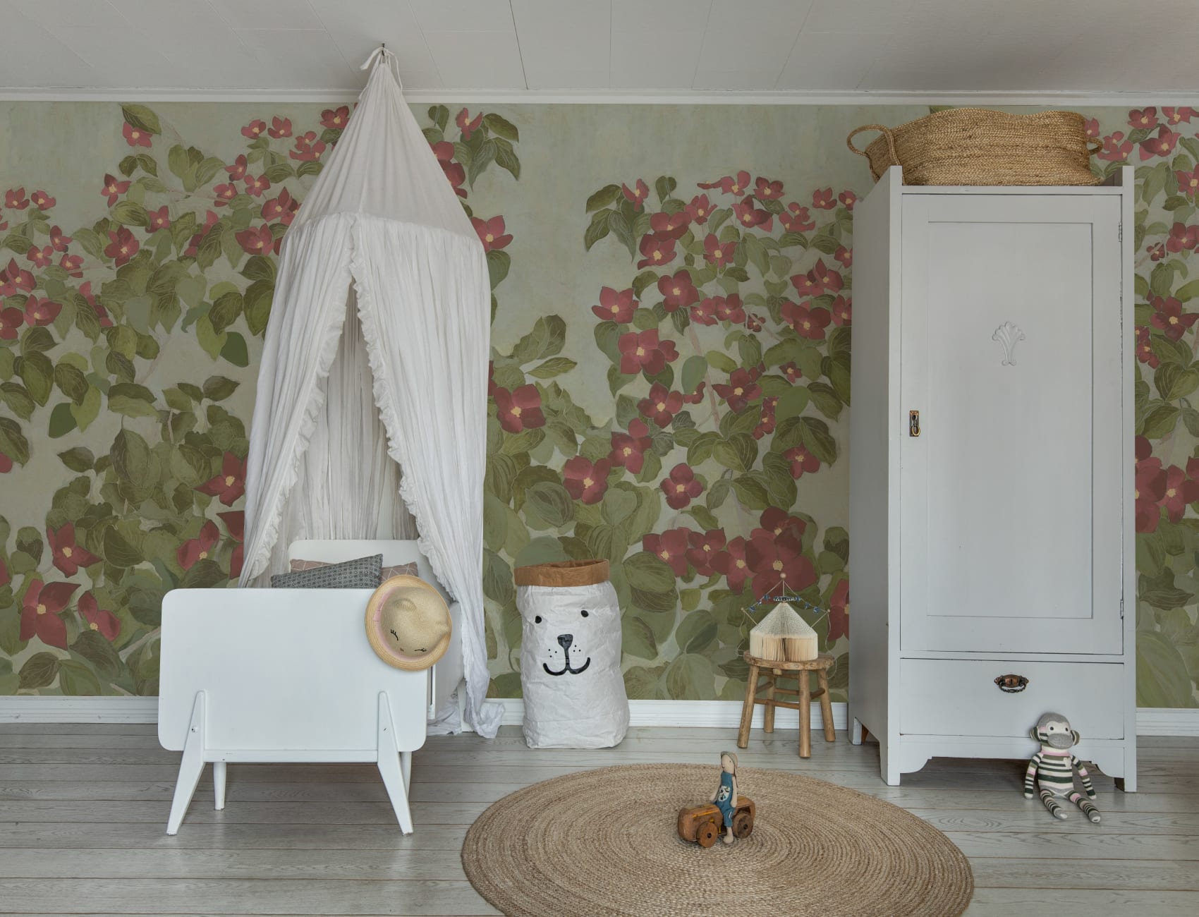 Inviting Blooms in Red