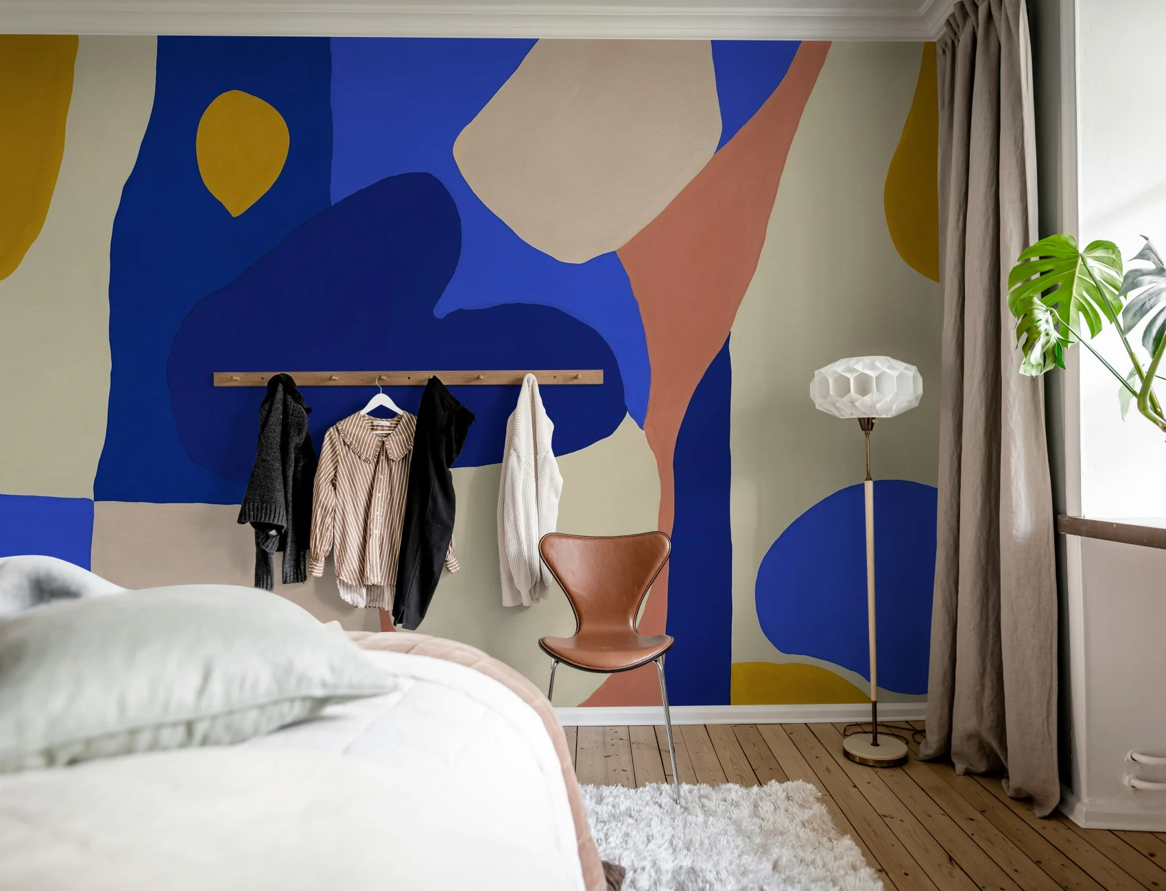 Dynamic Shapes in Mesmerizing Blue
