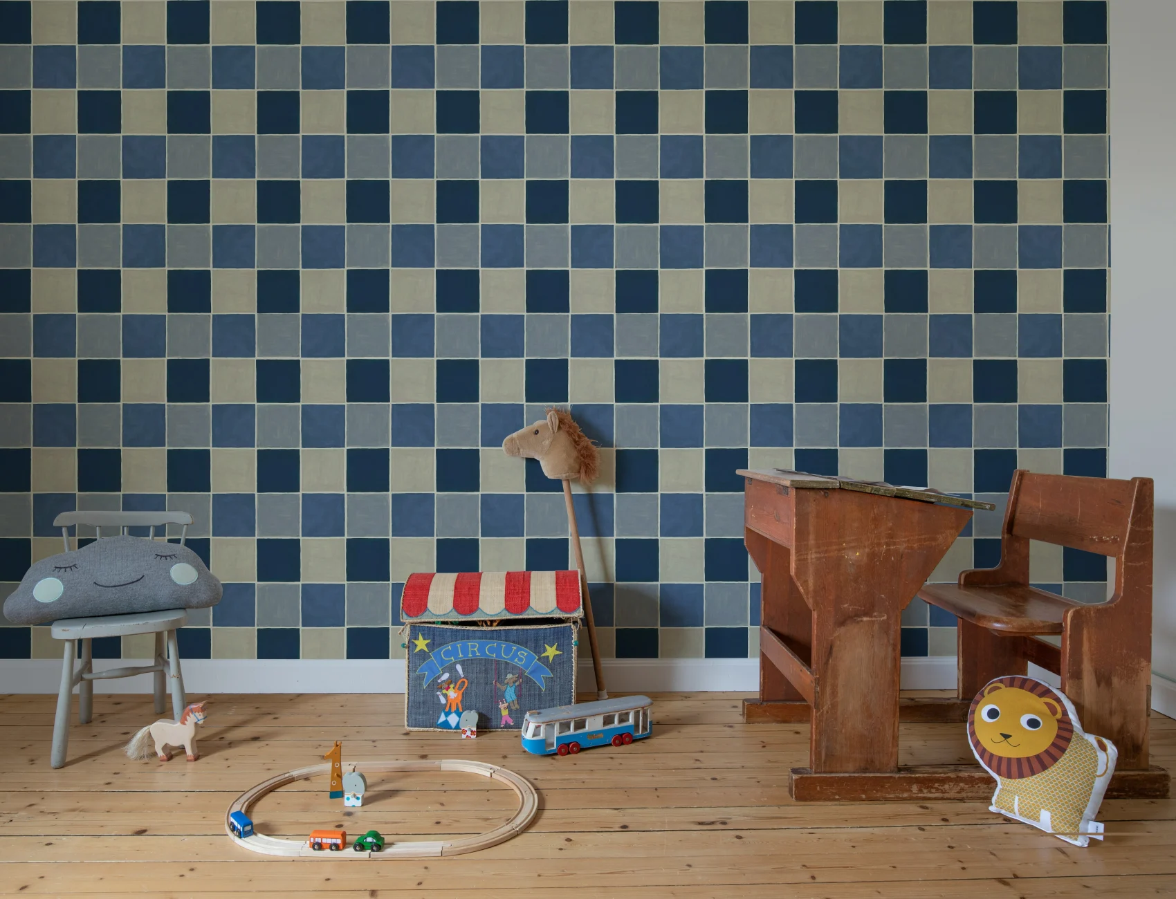 Classic Blue Tile Pattern Wallpaper