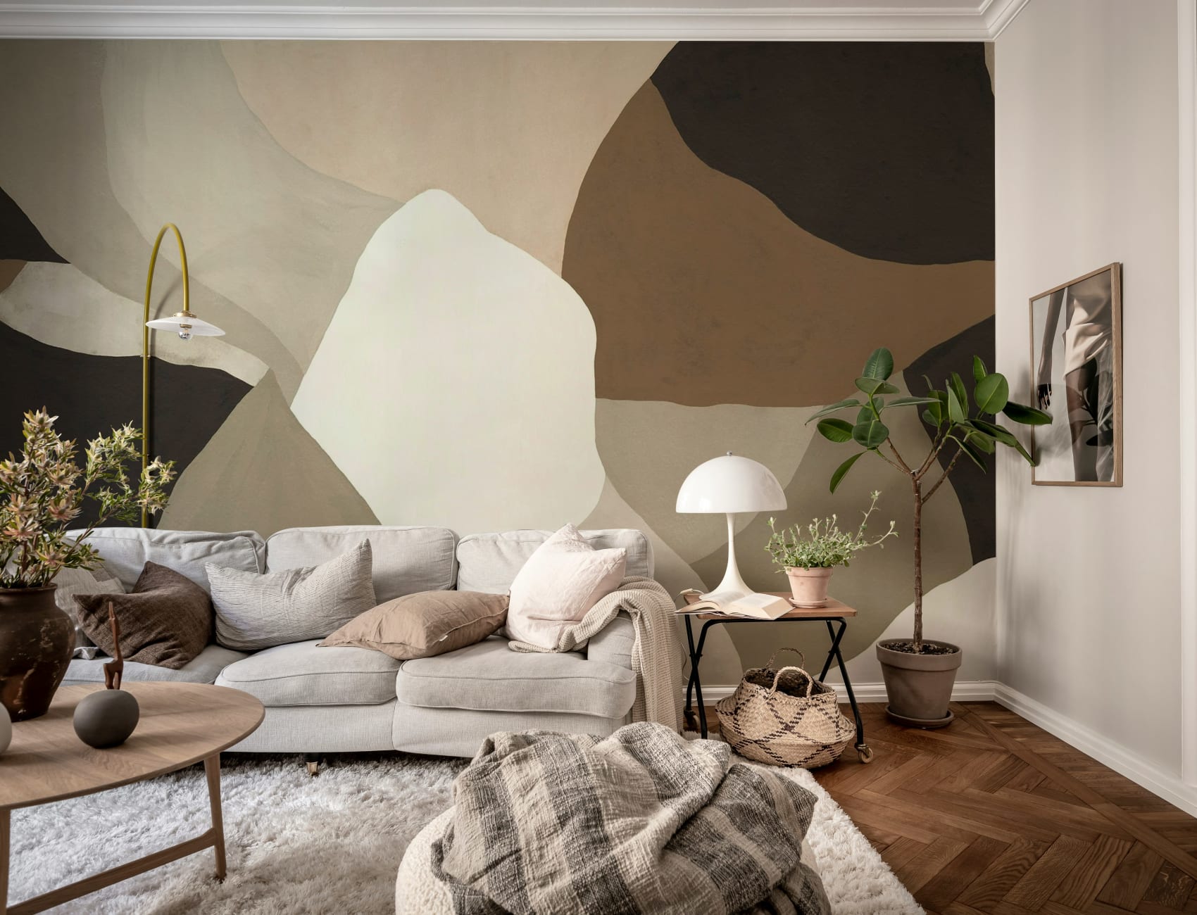 Modern Elegance in Dark Earth Tones