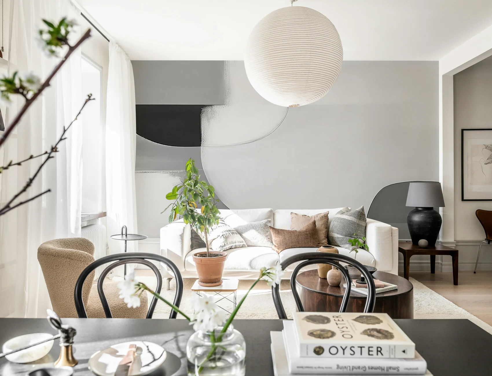 Sophisticated Style with Abstract Elegance