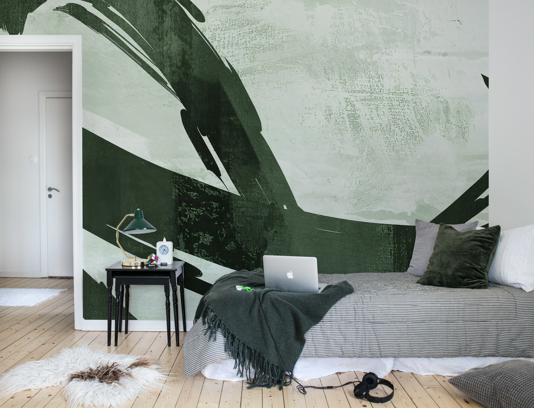Striking Green Artzy Stripes