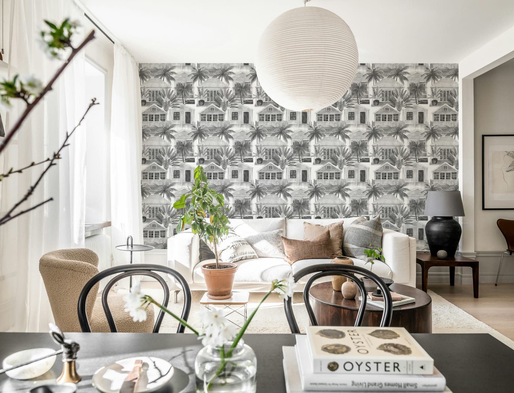 Découvrez la sérénité avec Palm Residence Gray
