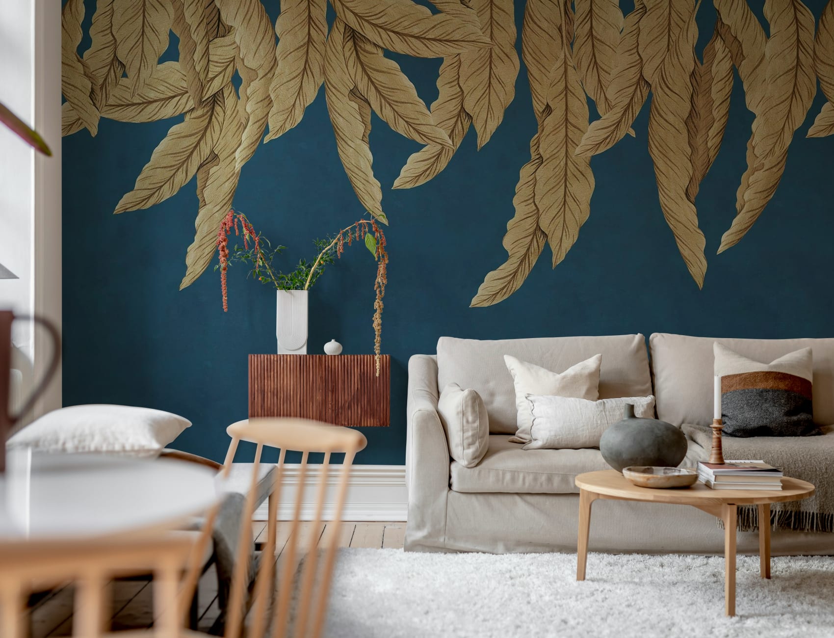 Tropical Serenity와 함께하는 Hanging Palms.