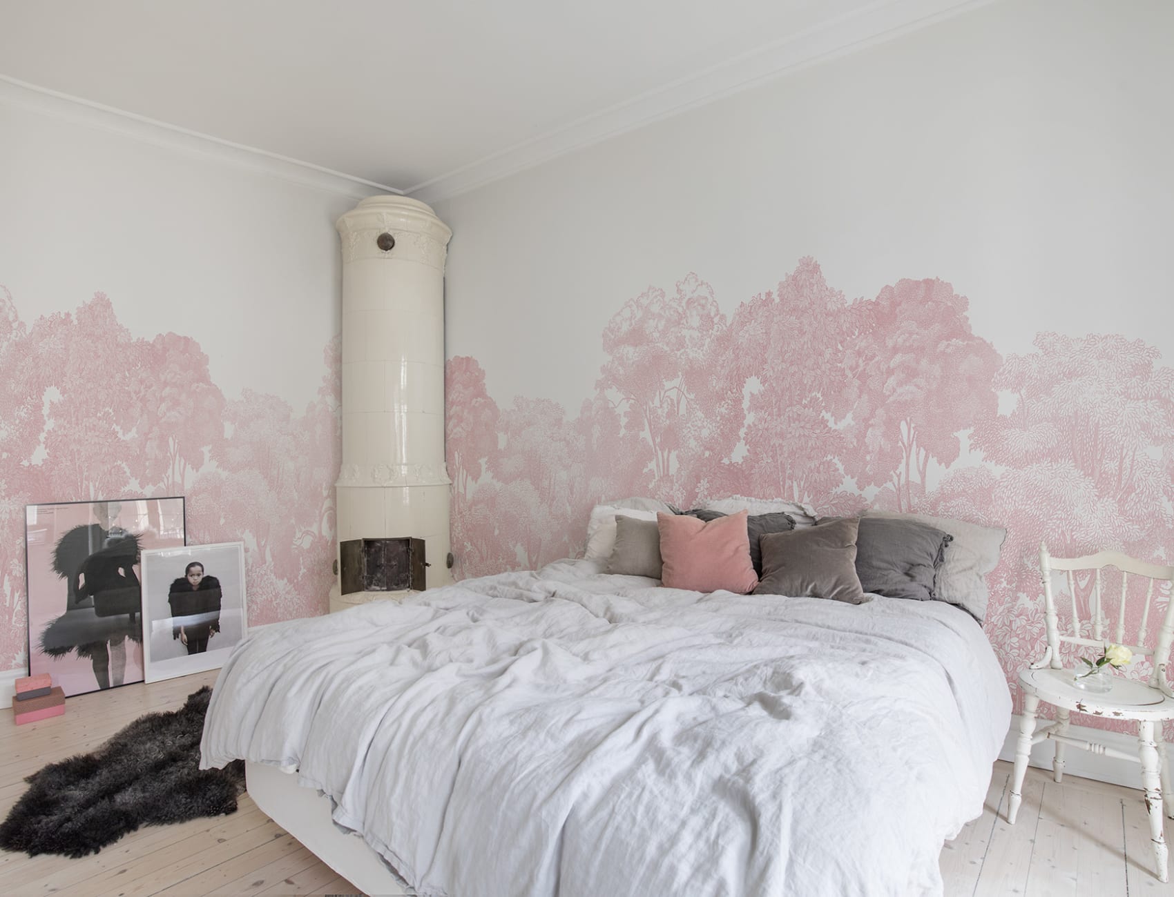 Pink wall mural for daydreamers