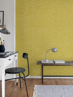 Décor mural à pois jaunes