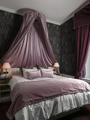 Lush wallpaper pattern with beautiful details