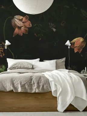 Nocturnal Floral Mystery