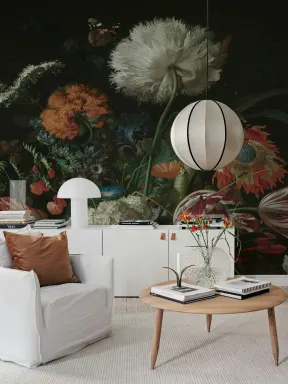 Dramatic Floral Elegance