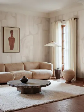 Claim your space med vår muraltapet Brushstrokes Harmony. Den fyller ditt rum med konstnärlig elegans och våra tapeter är både inspirerande och unika. Gör ditt hem personligt med Rebel Walls!