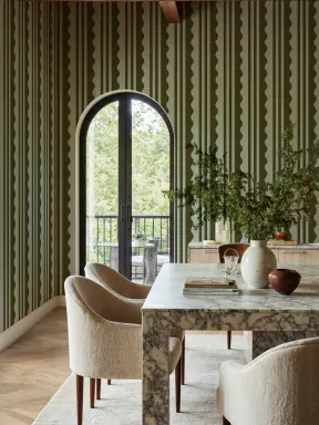 Wavy Elegance