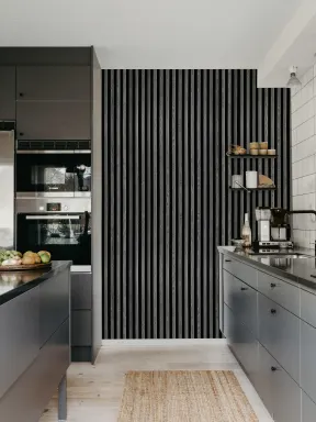 Claim Your Space avec Rayures de Bois en Relief