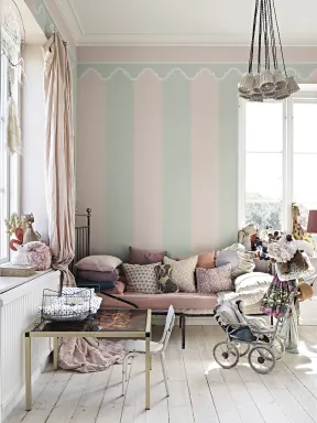 Charme Pastel avec Élégance Rayée