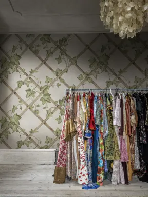 Embrace Nature with Ivy Elegance