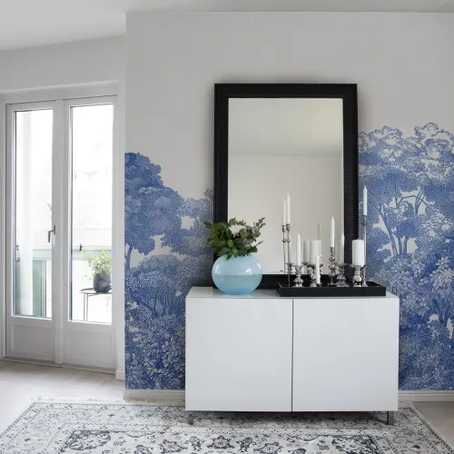 Wallpaper that looks like blue and white porcelain
