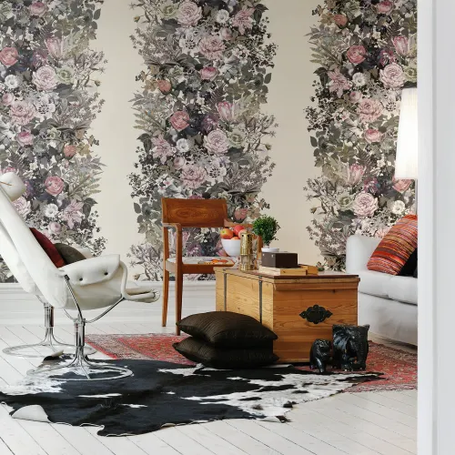 Beige wallpaper with flowers and leaves