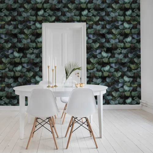 Expressive feathered wallpaper design