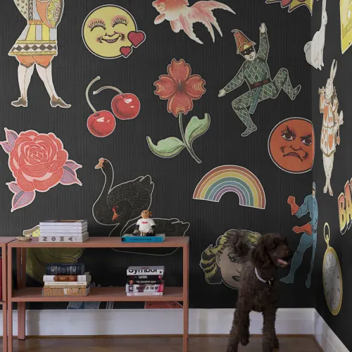 Verspieltes Patchwork-Tapetenmuster