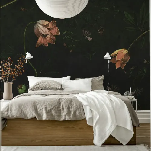 Nocturnal Floral Mystery